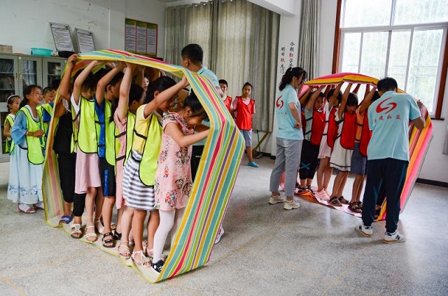 七彩自愿行 青春进讲堂——记合肥院自愿者团队走进石台县仙寓镇碧潭村支教活动-8-640.jpg