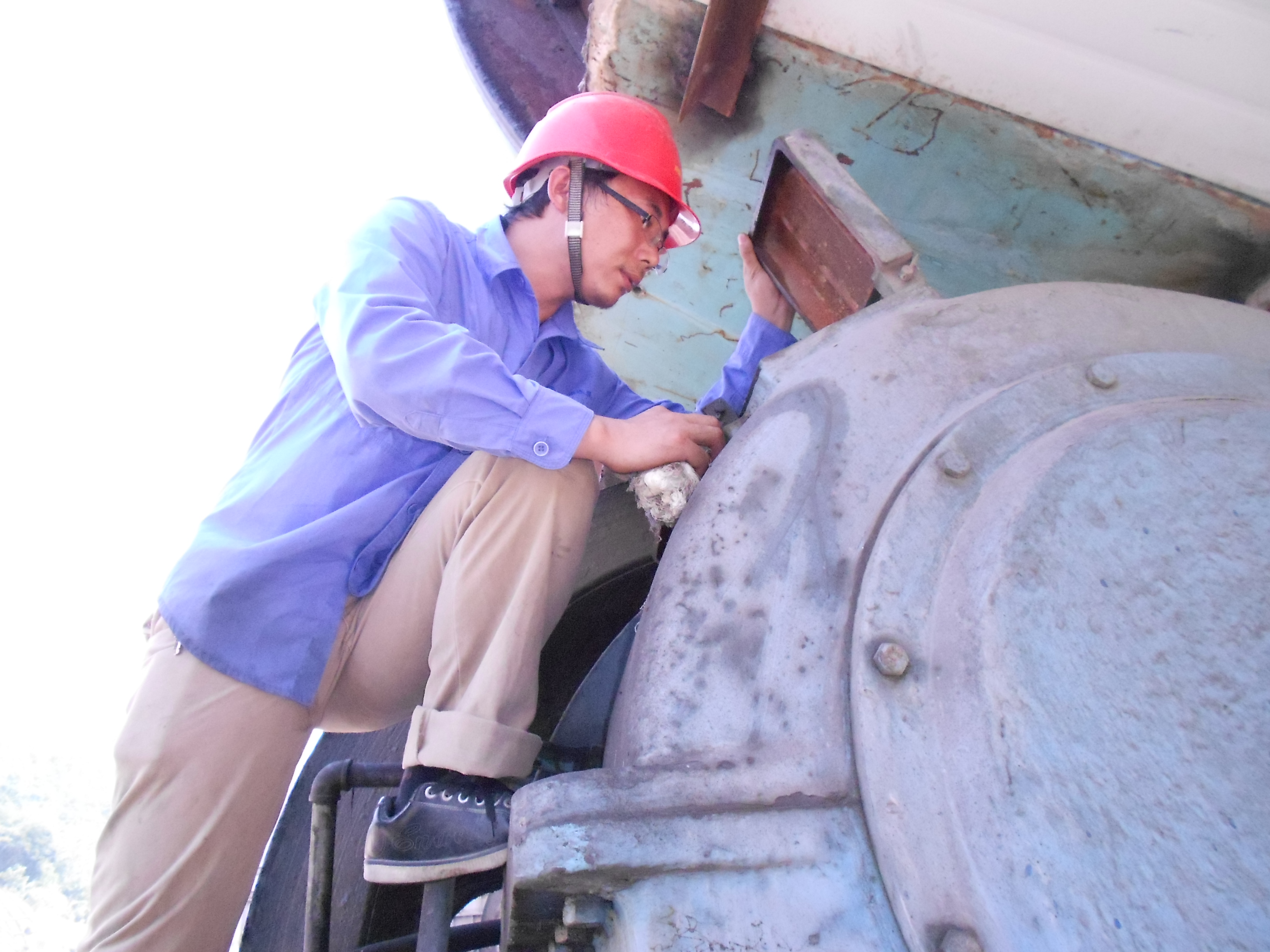 周勇：俏丽的水泥一线工人